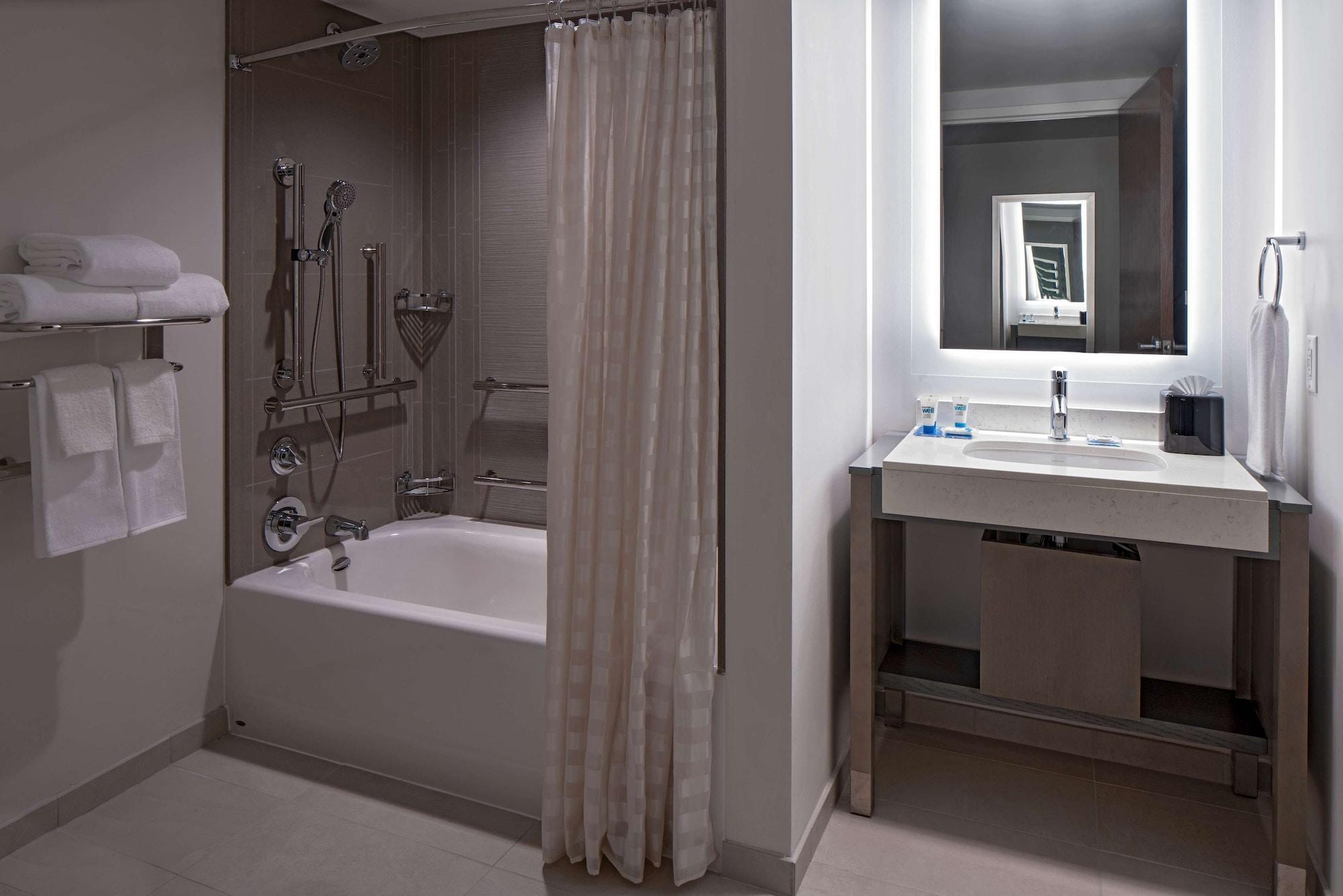 ไฮแอท เฮาส์ อินเดียนาโพลิส ดาวน์ทาวน์ Hotel ภายนอก รูปภาพ